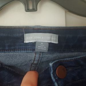 LIKE NEW New York and Company dark wash jeans